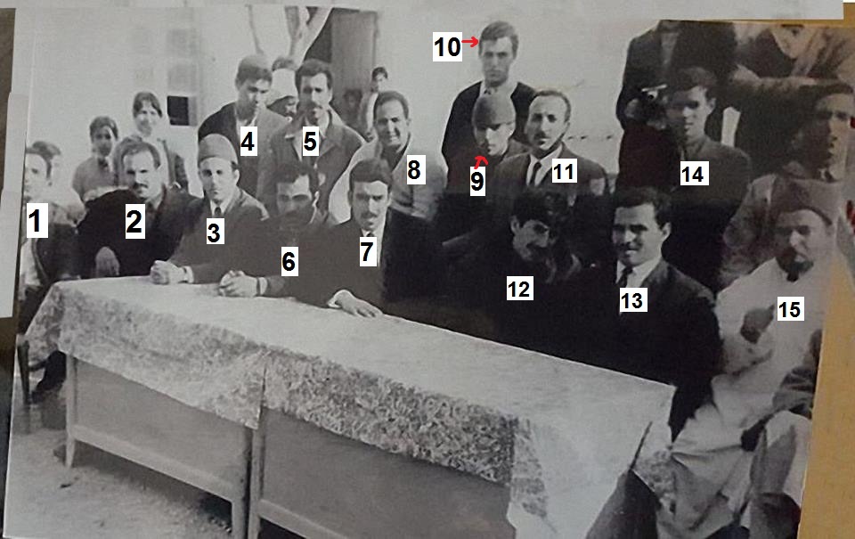 صورة لرجال التعليم بمدرسة عبد الواحد المراكشي وبعض أبناء البلدة