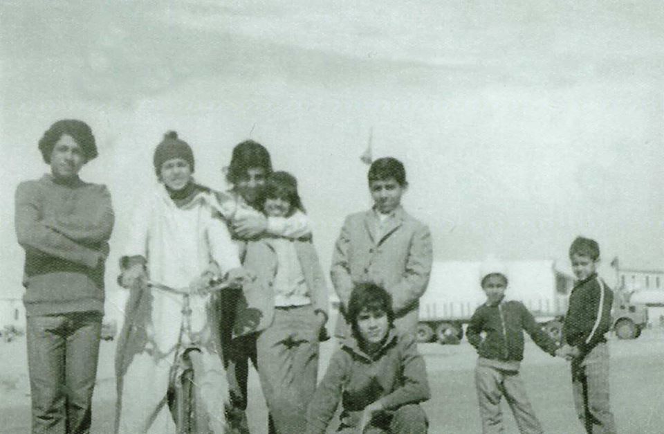 صورة لأبناء عين بني مطهر في السبعينات