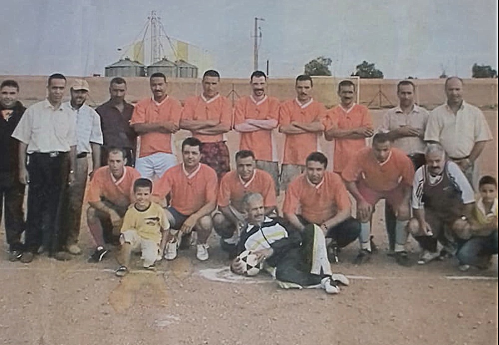 بعض من لاعبي فريق أشبال الظهراء و محبي الفريق