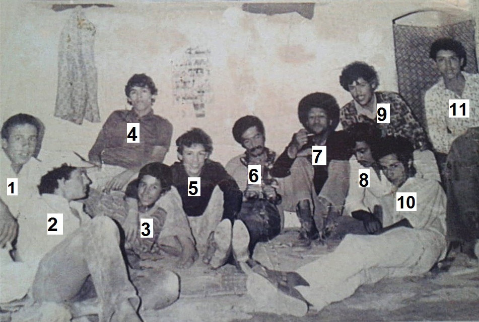 صورة من الزمن الجميل لأبناء عين بني مطهر