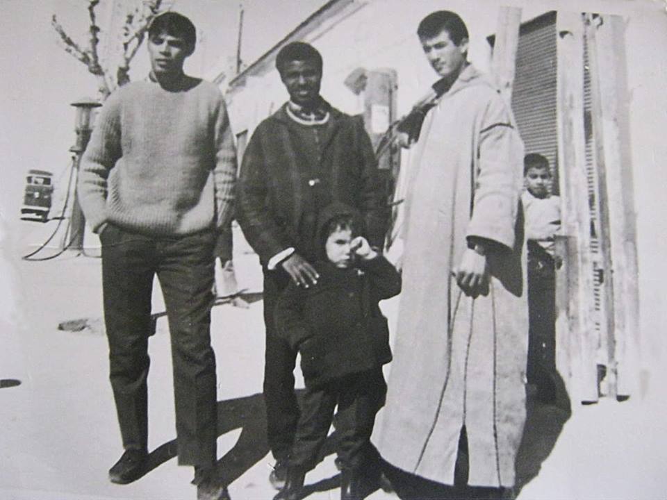 صورة لأبناء البلدة في بداية السبعينات